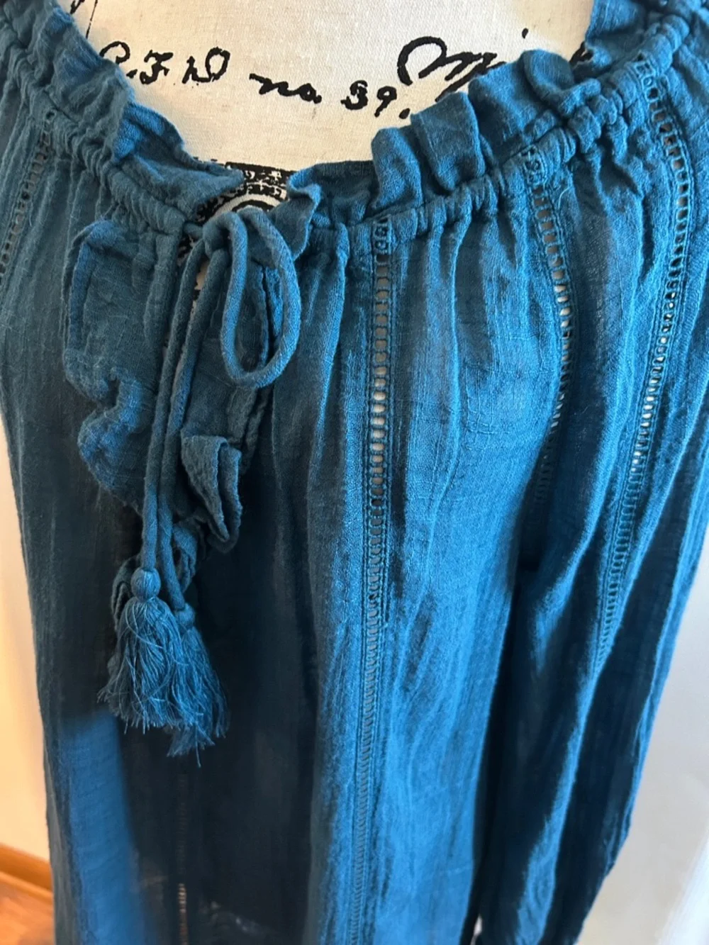 Sundance Teal Tunic Top, Generous Size Medium. - Picture 5 of 6